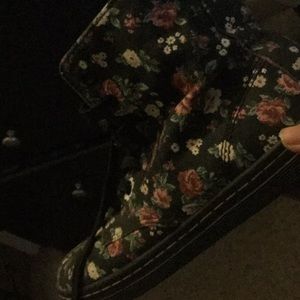 Dr. Martens Floral Hackney Boot